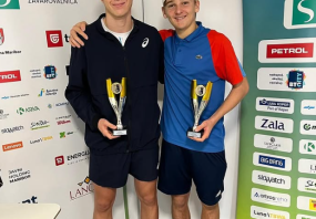 Titus Cristea (links)