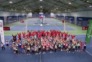 DES ENFANTS ENTHOUSIASTES AU VAUDOISE KIDS TENNIS HIGH SCHOOL DAY