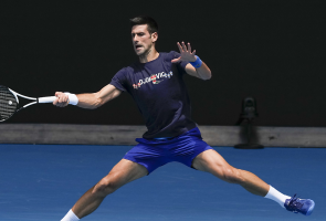 Djokovic muss weiter um Teilnahme in Melbourne bangen