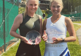 Jenny Dürst (rechts)