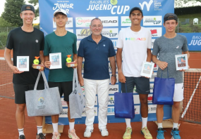 Alessandro Hunziker (1. v. r.)